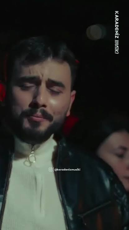 Ali Akkurt -Biri Var